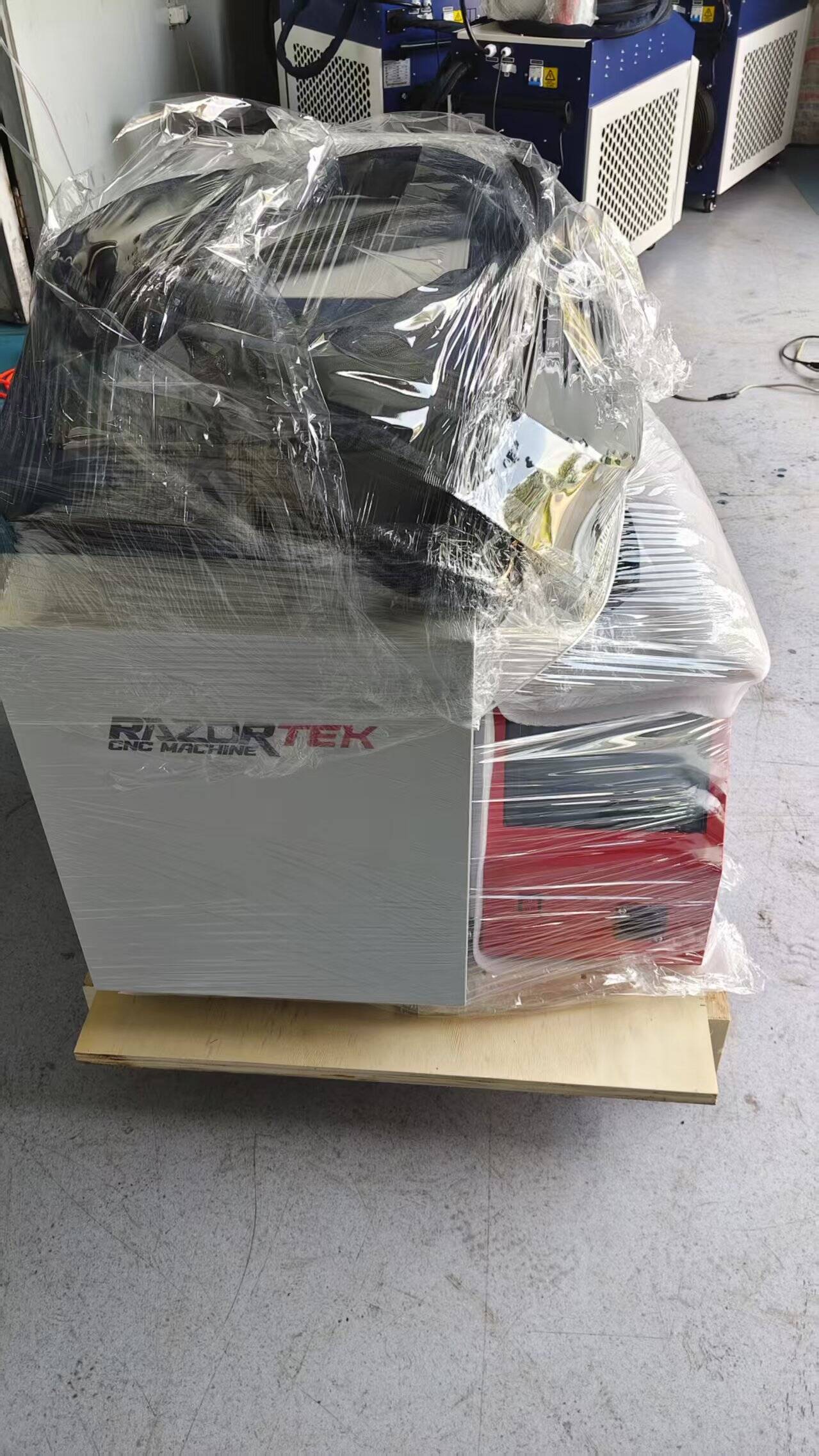 Industrial Handheld Laser Welding Machine - 2KW 3KW Water Cooling Suplaser 4in1
