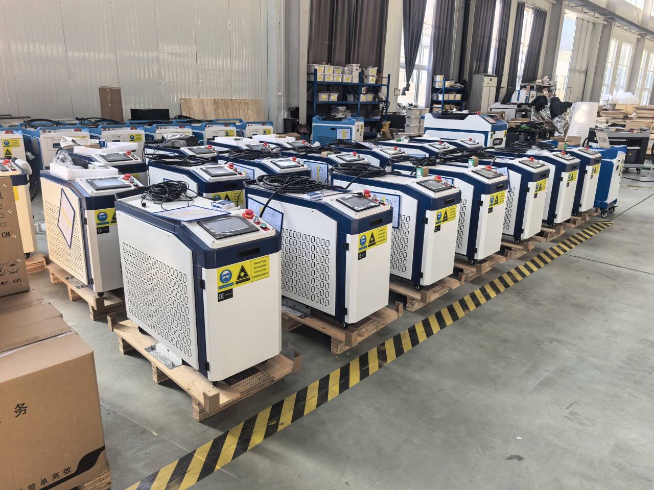 2KW 3KW Water Cooling Suplaser - Industrial Handheld Laser Welding Machine 评论和价格